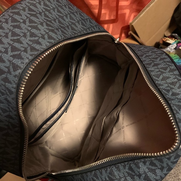 Michael Kors - Picture 2 of 4